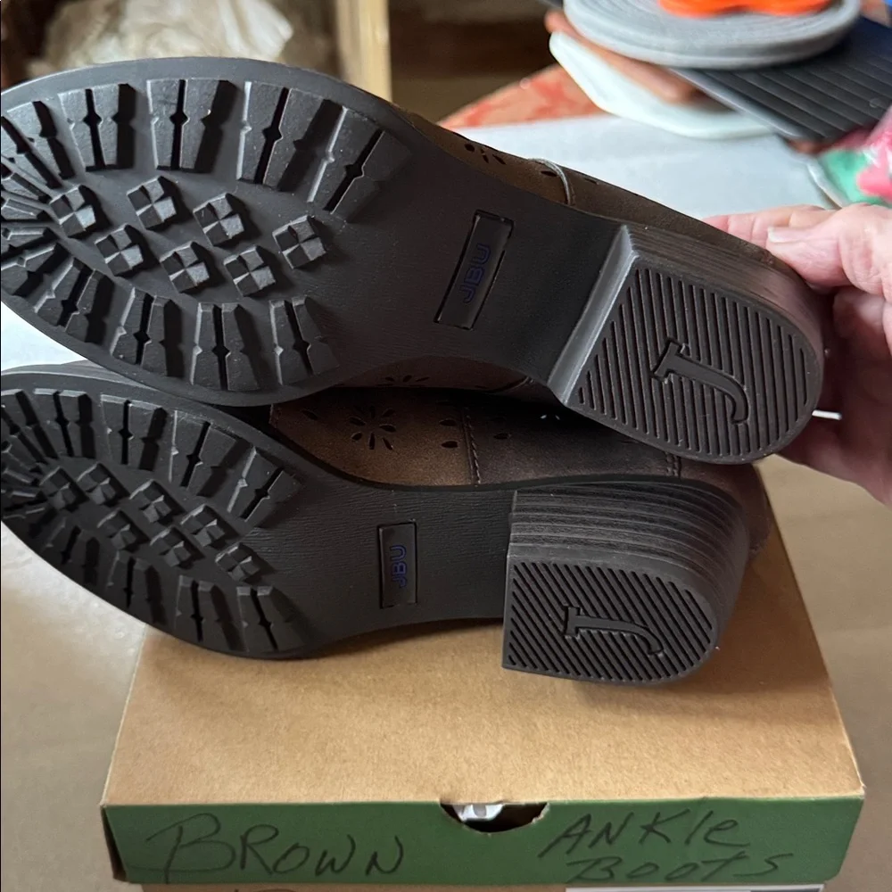 New Never Worn Jambu Dark Brown Cutout Ankle Booties - Picture 6 of 8
